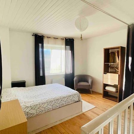 Agreable Maison De Village Avec Balcon Roiffieux Экстерьер фото