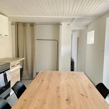 Agreable Maison De Village Avec Balcon Roiffieux Экстерьер фото